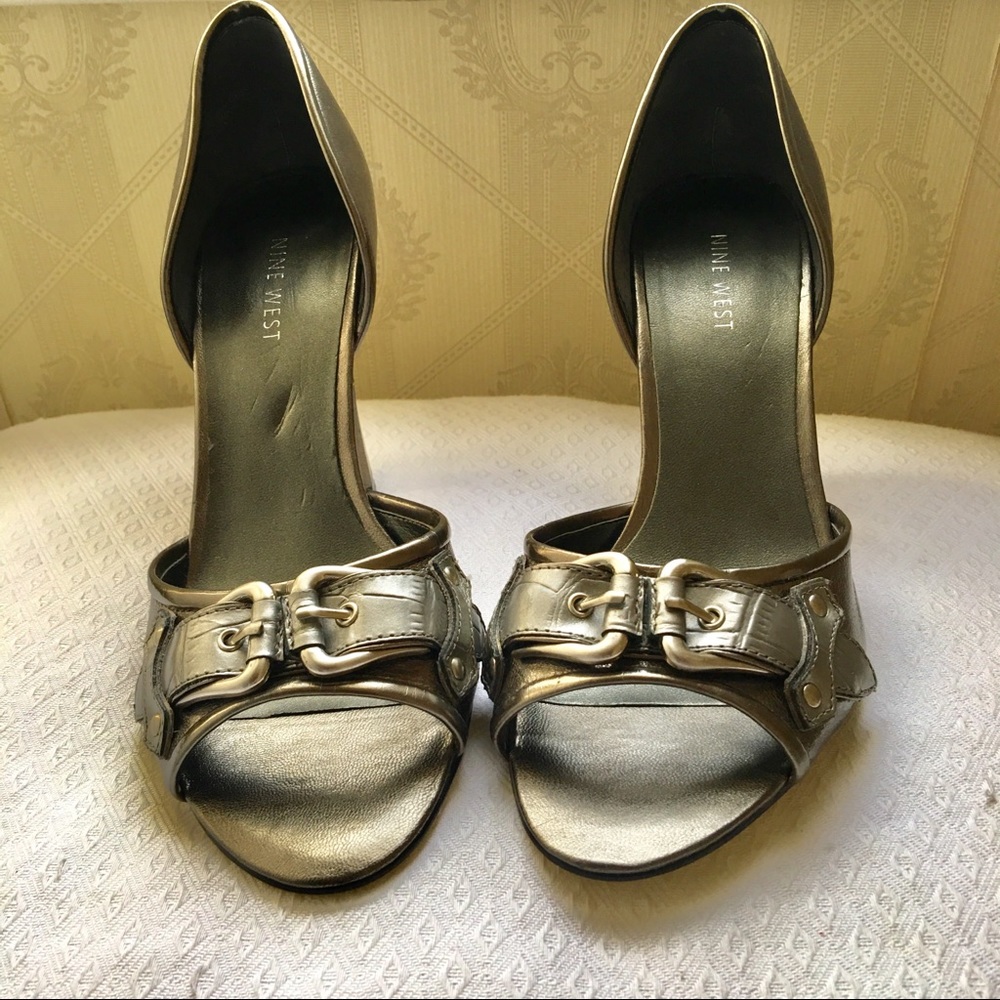 Glamorous Nine West pewter D’orsay heels! 💋SALE! - Picture 2 of 8